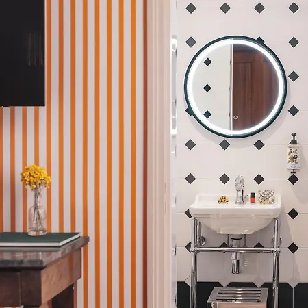 Madeleine De Senlis Hotel