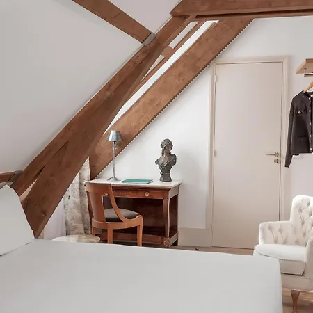 Madeleine De Senlis Hotel