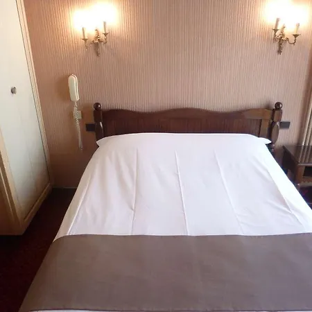 Hotel Madeleine De Senlis Paris