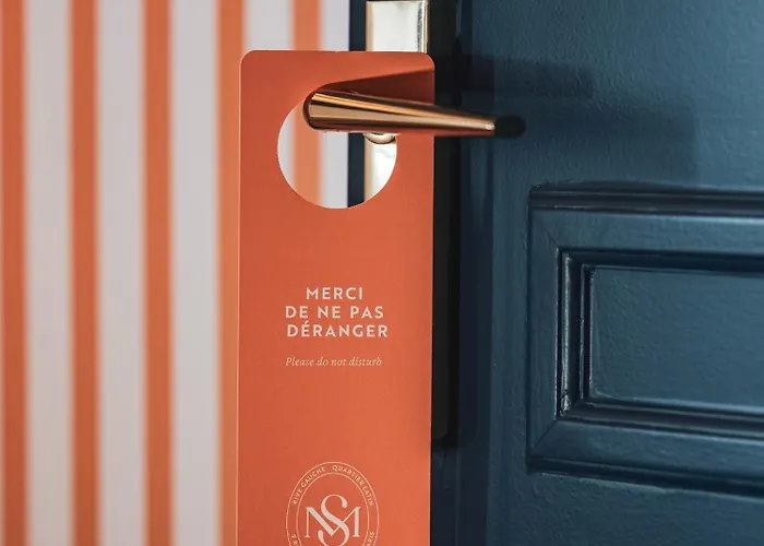 Madeleine De Senlis Paris