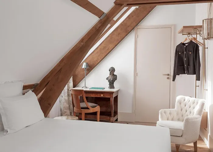 Madeleine De Senlis Hotel